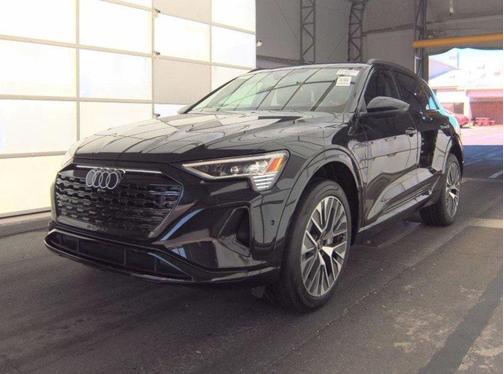 2024 Audi Q8 e-tron Prestige