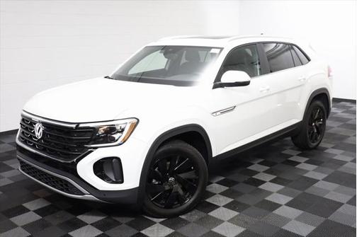 2025 Volkswagen Atlas Cross Sport 2.0T SE w/Technology 4MOTION