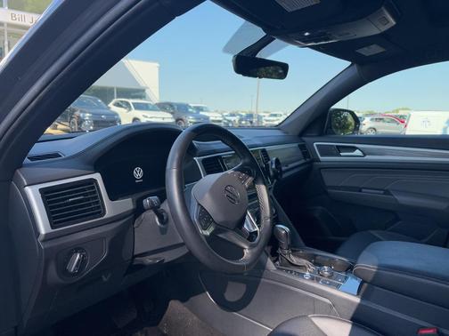 2022 Volkswagen Atlas Cross Sport 2.0T SE w/Technology 4MOTION