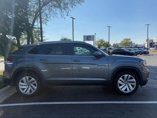 2022 Volkswagen Atlas Cross Sport 2.0T SE w/Technology 4MOTION