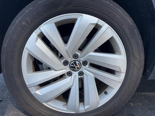 2022 Volkswagen Atlas Cross Sport 2.0T SE w/Technology 4MOTION