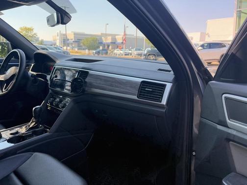 2022 Volkswagen Atlas Cross Sport 2.0T SE w/Technology 4MOTION
