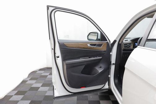 2024 Volkswagen Atlas 2.0T SE w/Technology 4MOTION