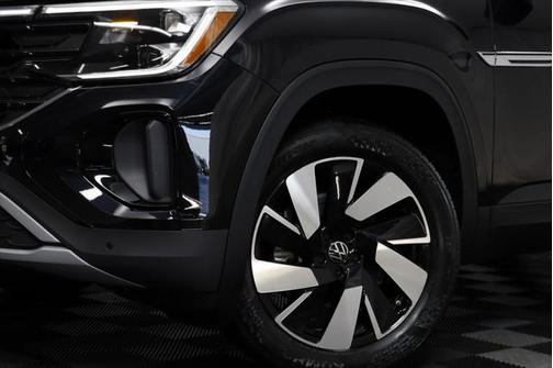2025 Volkswagen Atlas Cross Sport 2.0T SE w/Technology 4MOTION