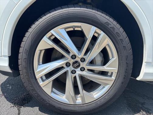 2022 Audi Q7 55 Premium Plus