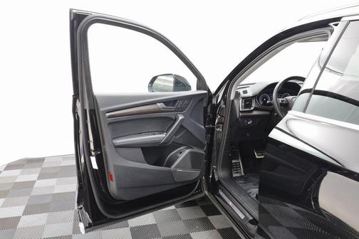 2024 Audi Q5 45 S line Premium Plus