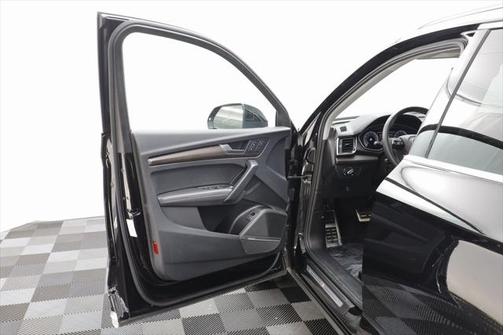 2024 Audi Q5 45 S line Premium Plus