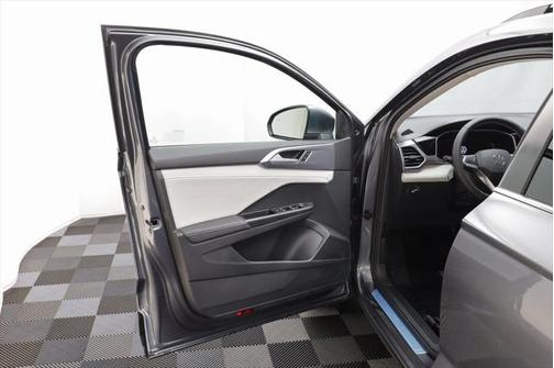 2025 Volkswagen Taos 1.5T SEL