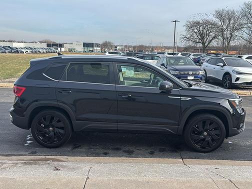 2024 Volkswagen Taos 1.5T SE