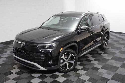 2025 Volkswagen Tiguan 2.0T SE 4MOTION