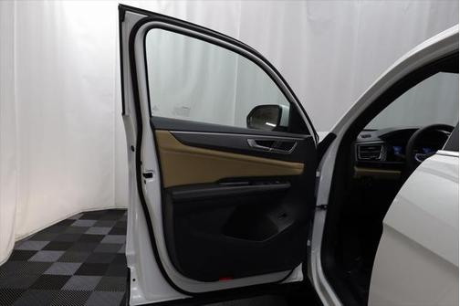 2025 Volkswagen Atlas Cross Sport 2.0T SE w/Technology 4MOTION