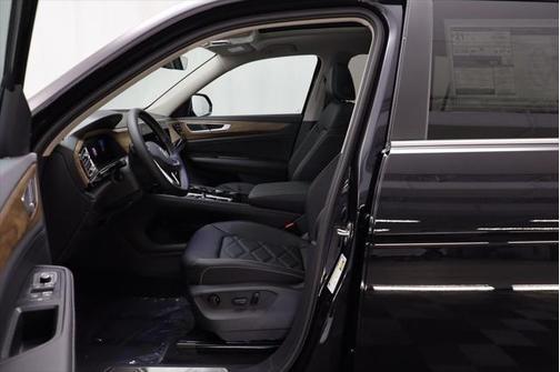 2025 Volkswagen Atlas 2.0T SE w/Technology 4MOTION