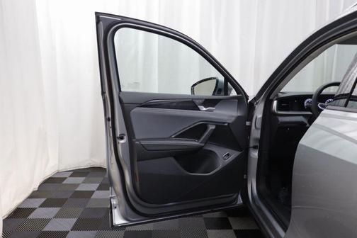 2025 Volkswagen Tiguan 2.0T SE 4MOTION