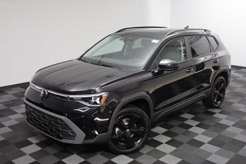 2025 Volkswagen Taos 1.5T SE Black