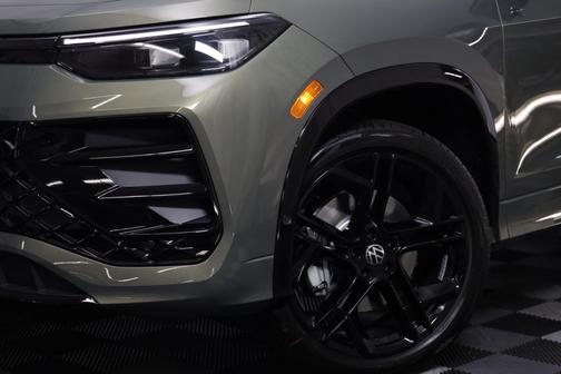 2026 Volkswagen Tiguan 2.0T SE R-Line Black 4MOTION