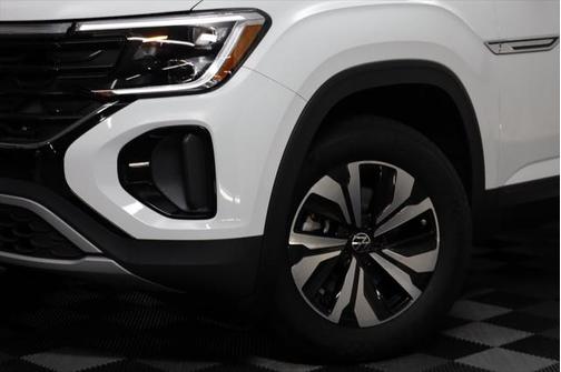 2025 Volkswagen Atlas Cross Sport 2.0T SE