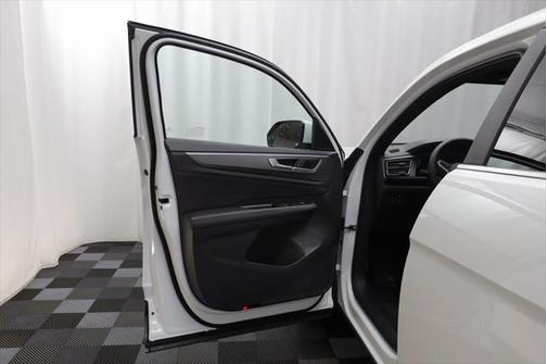 2025 Volkswagen Atlas Cross Sport 2.0T SE
