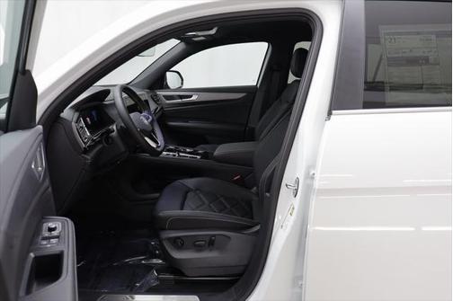 2025 Volkswagen Atlas Cross Sport 2.0T SE w/Technology 4MOTION