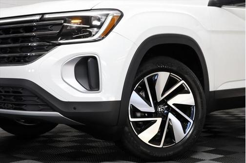 2025 Volkswagen Atlas 2.0T SE w/Technology 4MOTION