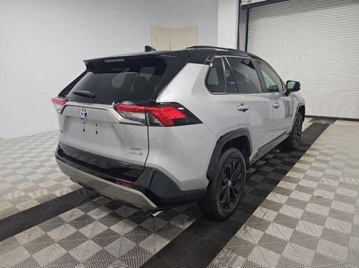 2022 Toyota RAV4 Hybrid SE