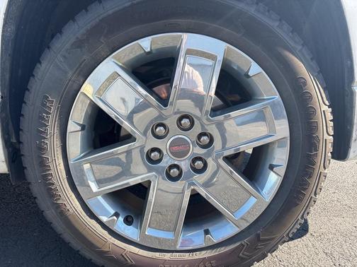 2016 GMC Acadia Denali