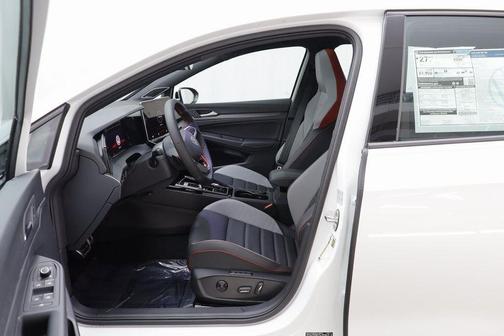 2025 Volkswagen Golf GTI 2.0T SE DSG