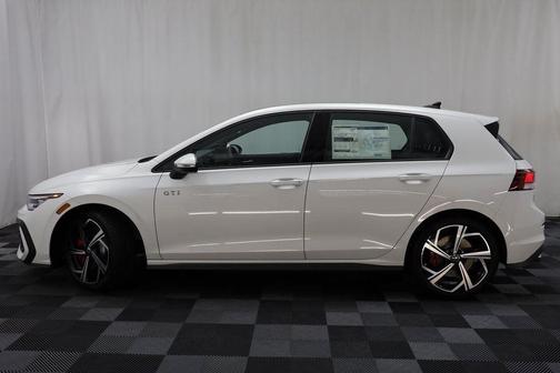 2025 Volkswagen Golf GTI 2.0T SE DSG