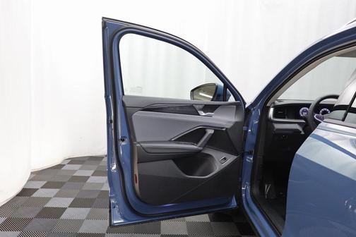 2025 Volkswagen Tiguan 2.0T SE 4MOTION