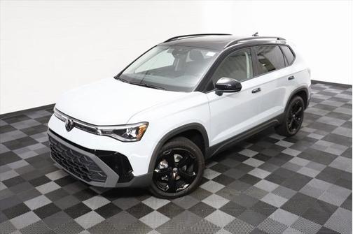 2025 Volkswagen Taos 1.5T SE Black
