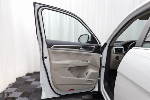 2022 Volkswagen Atlas 3.6L SE w/Technology