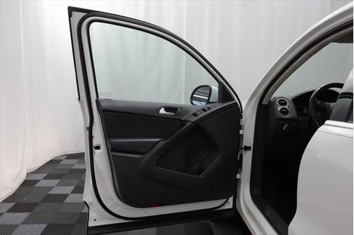 2017 Volkswagen Tiguan 2.0T Wolfsburg Edition