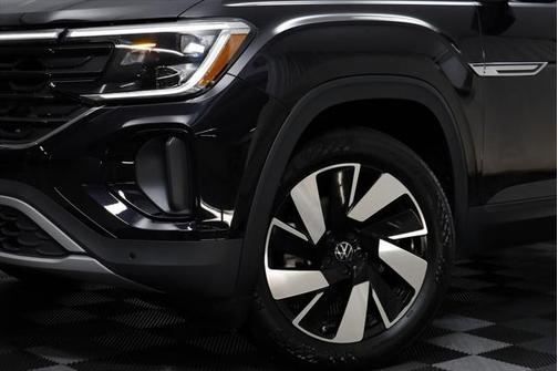 2024 Volkswagen Atlas Cross Sport 2.0T SE w/Technology 4MOTION