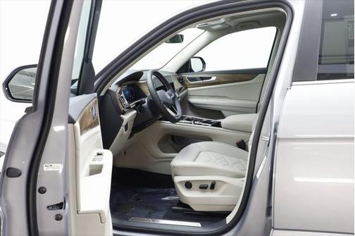 2025 Volkswagen Atlas 2.0T SE w/Technology 4MOTION