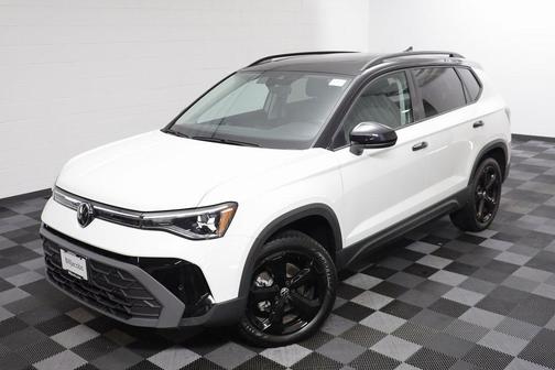 2025 Volkswagen Taos 1.5T SE Black