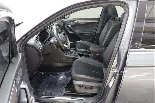 Platinum Gray Metallic 2024 Volkswagen Tiguan 2.0T SE R-Line Black 4MOTION