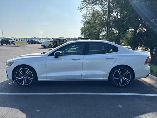 2020 Volvo S60 T5 R-Design