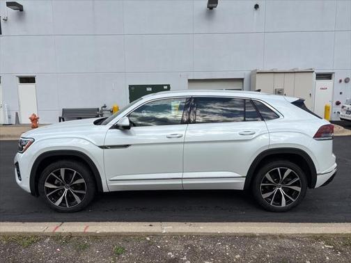 2024 Volkswagen Atlas Cross Sport 2.0T SEL Premium