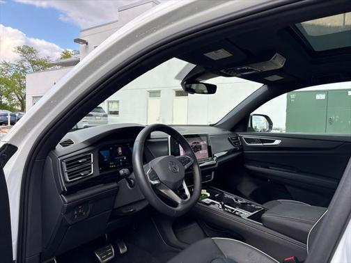 2024 Volkswagen Atlas Cross Sport 2.0T SEL Premium