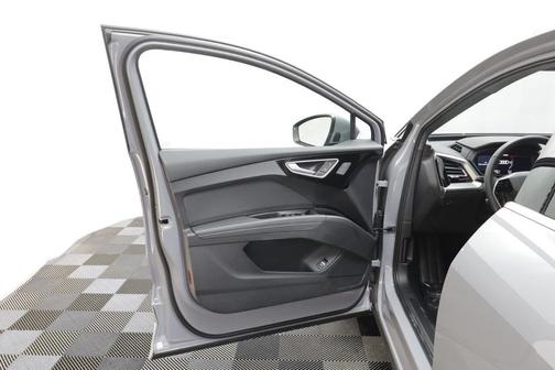 2024 Audi Q4 e-tron Premium Plus 55 quattro