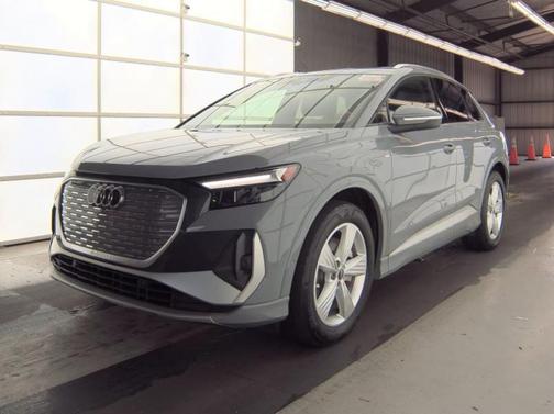 2024 Audi Q4 e-tron Premium Plus 55 quattro