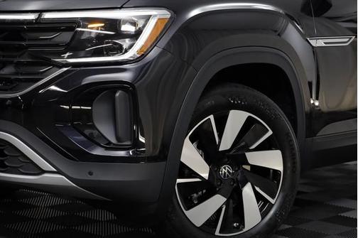 2025 Volkswagen Atlas Cross Sport 2.0T SE w/Technology 4MOTION