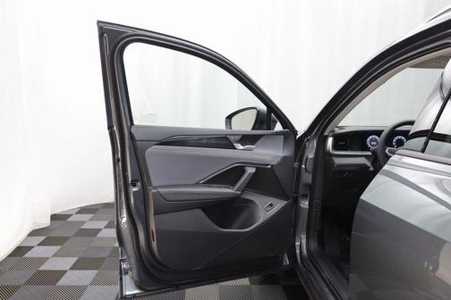 2025 Volkswagen Tiguan 2.0T SE 4MOTION