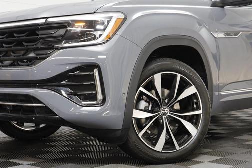 Pure Gray 2026 Volkswagen Atlas 2.0T SEL Premium R-Line 4MOTION