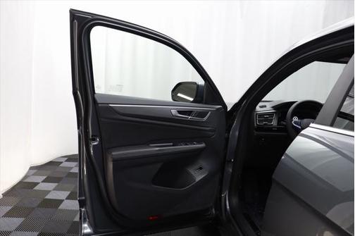 2025 Volkswagen Atlas Cross Sport 2.0T SE w/Technology 4MOTION