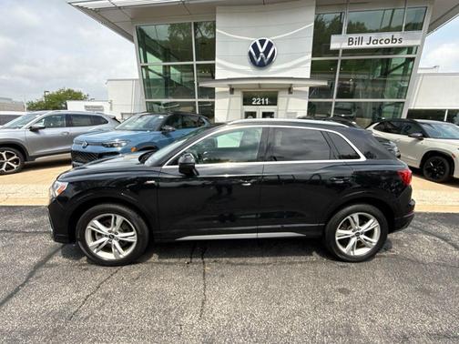 Mythos Black Metallic 2022 Audi Q3 45 S line Premium Plus