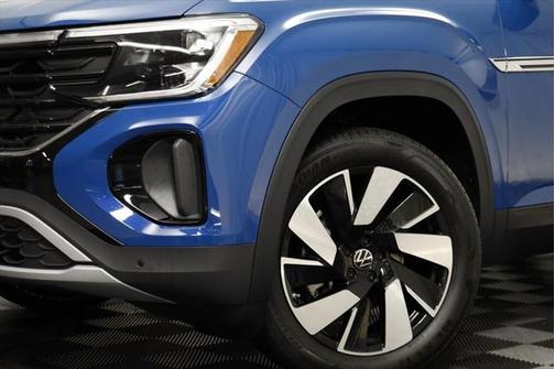 2025 Volkswagen Atlas Cross Sport 2.0T SE w/Technology 4MOTION