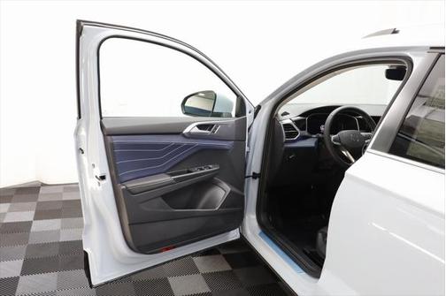 2025 Volkswagen Taos 1.5T SEL