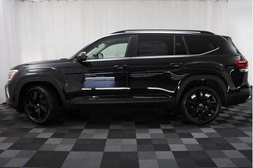 2025 Volkswagen Atlas 2.0T SE w/Technology 4MOTION