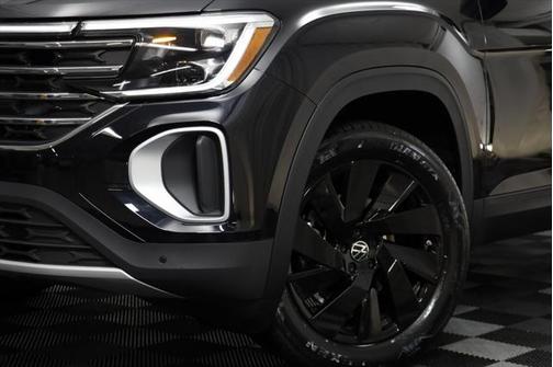 2025 Volkswagen Atlas 2.0T SE w/Technology 4MOTION
