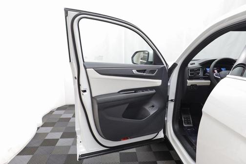2026 Volkswagen Atlas Cross Sport 2.0T SEL Premium